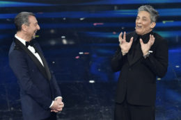 Copertina di Sanremo 2022, Amadeus: “Non c’è un piano B se mi prendo il Covid. State con me 10 giorni fino a che non mi passa?”