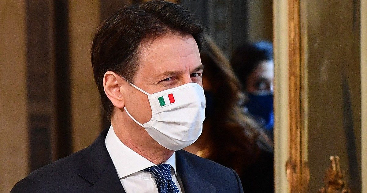 Libia, Giannini elogia Draghi e attacca: “Italietta si risveglia da sbornia sovranista”. Conte al direttore de La stampa: “Articolo pieno di falsità”