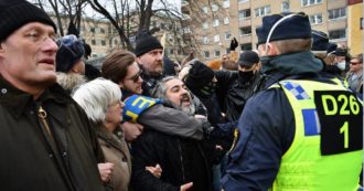 Copertina di Proteste anti-restrizioni in Svizzera, Austria e Svezia. La polizia disperde i dimostranti a Stoccolma