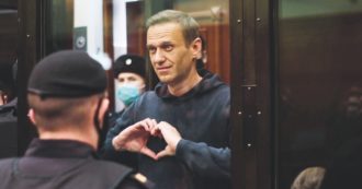 La Russia trasferisce Navalny in un ospedale penitenziario. Lo staff: “Non fatevi ingannare, è una colonia di tortura”