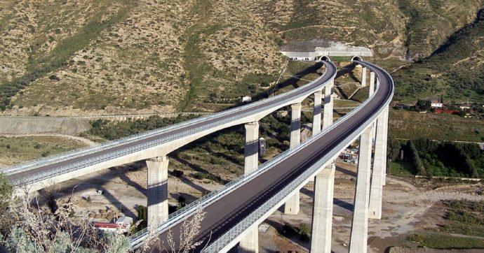 Niente manutenzione e cavalcavia pericolosi Indagati i manager delle autostrade siciliane