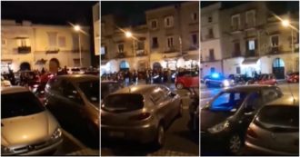 Copertina di Napoli, decine di giovani in strada dopo il coprifuoco a Frattamaggiore: tutti scappano all’arrivo della polizia. Il video di denuncia