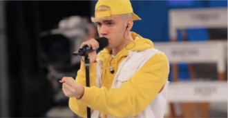 Copertina di Amici 20, Aka7even in lacrime: “Dopo il coma è stato terribile, gli amici pensavano che potessi infettarli”