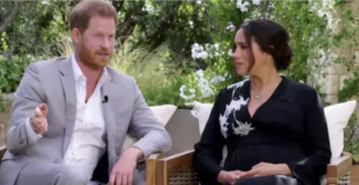 Copertina di Harry e Meghan “meschini e vendicativi. Lei imita Diana ma la sua è una farsa”: parla Antonio Caprarica