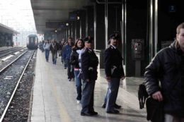 Copertina di Cagliari, il cadavere di un uomo di 47 anni ritrovato nel bagno di un treno