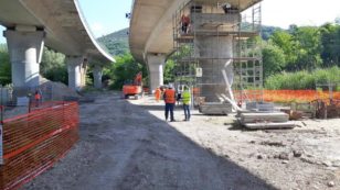 Copertina di Le intercettazioni su Strada dei parchi: “Toto ha previsto di spendere zero” per la manutenzione