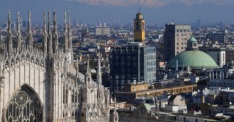 Copertina di “La Milano anni 80: io facevo il pierre in cabina telefonica”