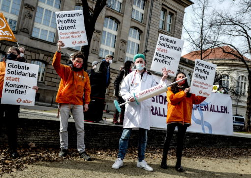 Copertina di Lo scandalo mascherine e i ritardi nei vaccini travolgono i Conservatori tedeschi