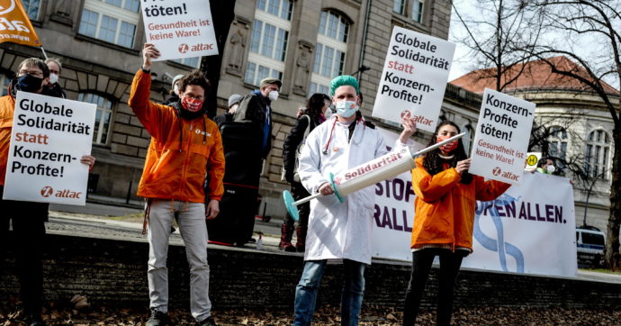 Copertina di Lo scandalo mascherine e i ritardi nei vaccini travolgono i Conservatori tedeschi