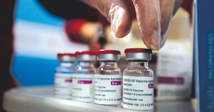 Olanda sospende vaccino Astrazeneca fino al 28 marzo: “Misura precauzionale in attesa di ulteriori indagini”