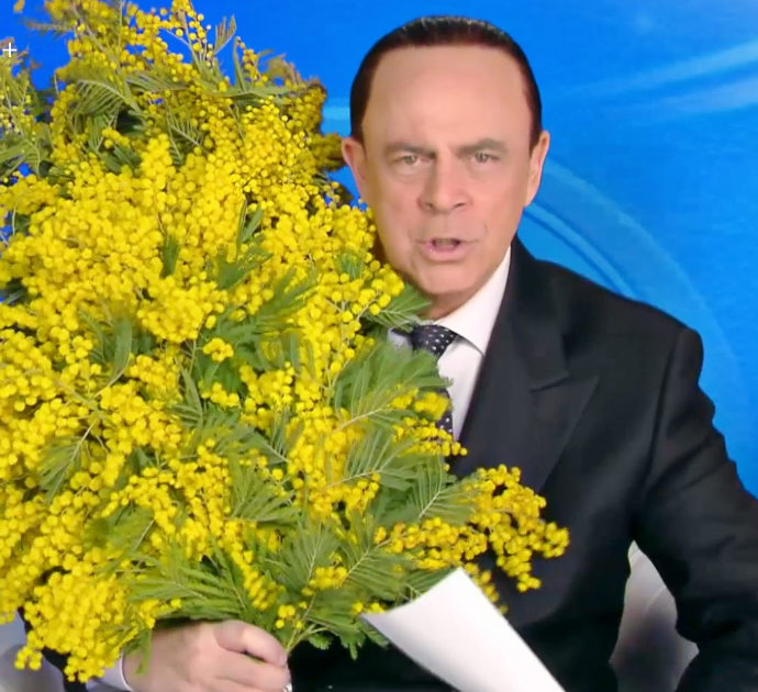 Crozza-Berlusconi con le mimose: “Le donne sono un patrimonio, e infatti con loro l’ho perso quasi tutto” – Video