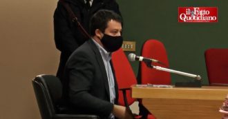 Copertina di Napoli, Salvini in tribunale contro i 99 Posse: “Dissero di prendermi a calci. Chiedano scusa, facciano una donazione e la chiudiamo qui”