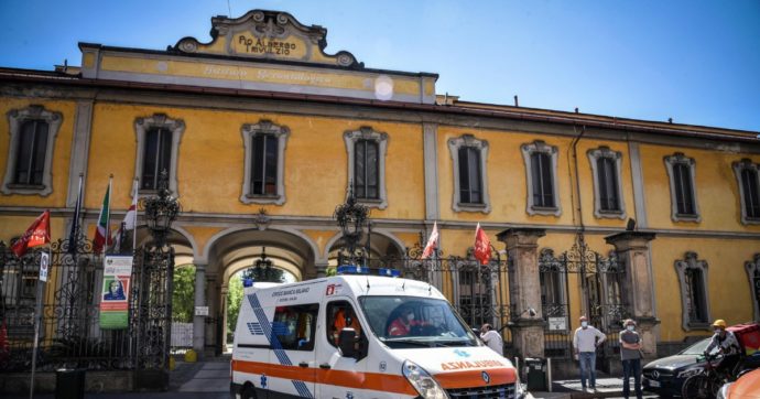 Milano, per Pasqua al Trivulzio rinviati i richiami dei vaccini (prenotati): “Ho trovato il cancello chiuso. Nessuna spiegazione”