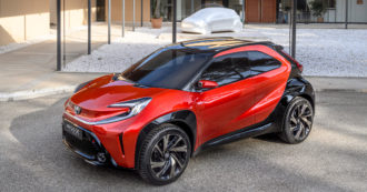 Copertina di Toyota conferma il nome del nuovo crossover compatto: si chiamerà Aygo X