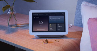 Copertina di Google Nest Hub, la nuova versione dello smart display monitorerà anche il vostro sonno