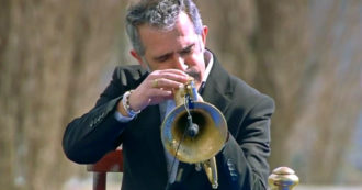 Copertina di Giornata per le vittime di Covid, Paolo Fresu si esibisce con la tromba a Bergamo in ricordo di chi ha perso la vita – Video