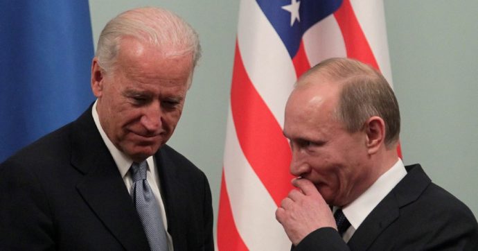Copertina di Biden: “Putin è un assassino” Mosca richiama l’ambasciatore