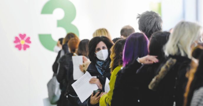 “25 trombosi su 20 mln di vaccinati: Astrazeneca può ripartire da subito”