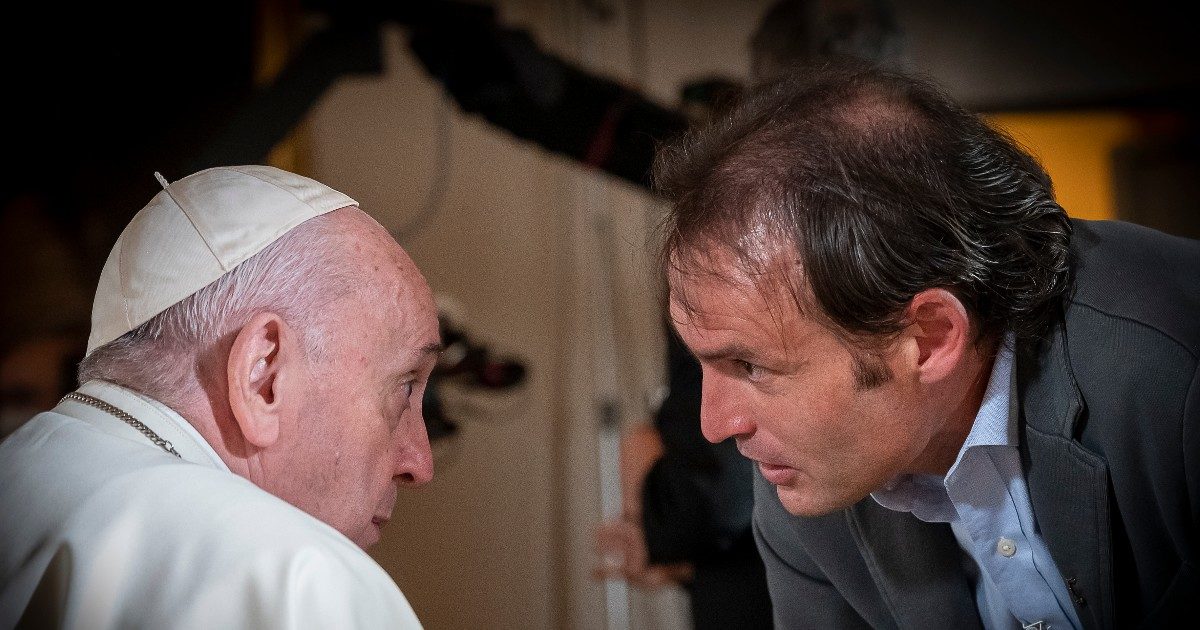 Vizi e Virtù – Conversazione con Francesco, sul Nove tre incontri speciali con il Papa e con le storie di personaggi in bilico