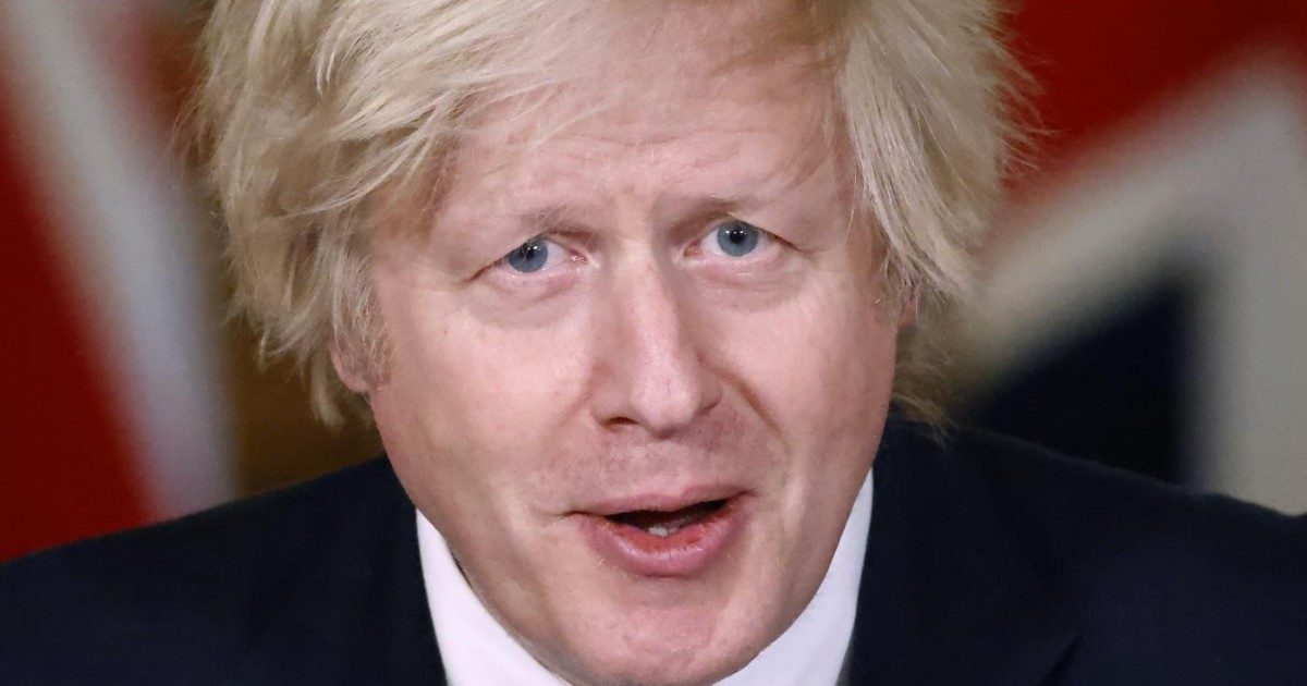 Uk, lockdown un anno dopo: virus crollato. Ma Johnson vuole confini blindati per evitare nuovi casi: multa da 5mila sterline per chi sgarra
