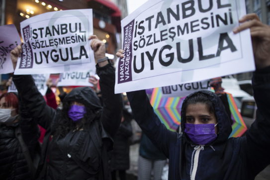 Copertina di Aleyna e le altre: così la Turchia di Erdogan sacrifica le donne in nome del potere (maschile)