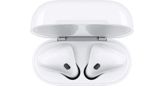 Copertina di Apple AirPods 2, auricolari wireless in sconto sul Web