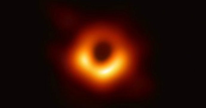 Buchi neri, nell’universo sono 40 miliardi di miliardi: contengono l’1% della materia visibile. Ecco lo studio a firma italiana