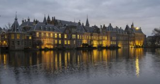 Copertina di Olanda, allarme bomba rientrato al Parlamento dell’Aia: revocata la chiusura del palazzo