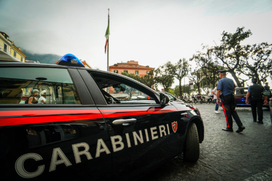 Roma, è morta la donna ferita a Marino dal marito carabiniere. Il 57enne le aveva sparato prima di togliersi la vita