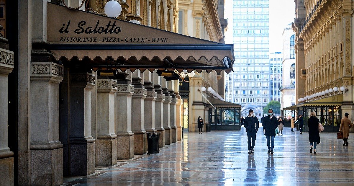 Covid, report Gimbe: grazie alle restrizioni iniziano a calare i contagi. Aumentano gli ospedalizzati. Vaccini, immunizzato solo il 19% degli over 80: “Siamo tra i peggiori in Ue”