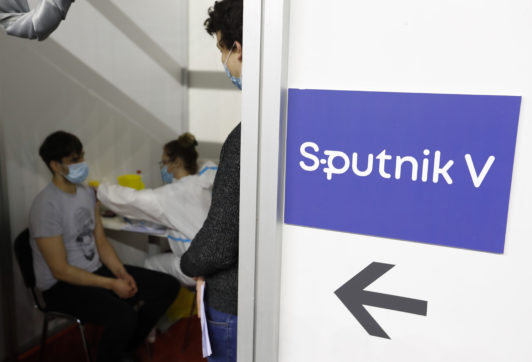 Copertina di Tutti i vaccini di Putin: lo Sputnik Light è già in fase di sperimentazione