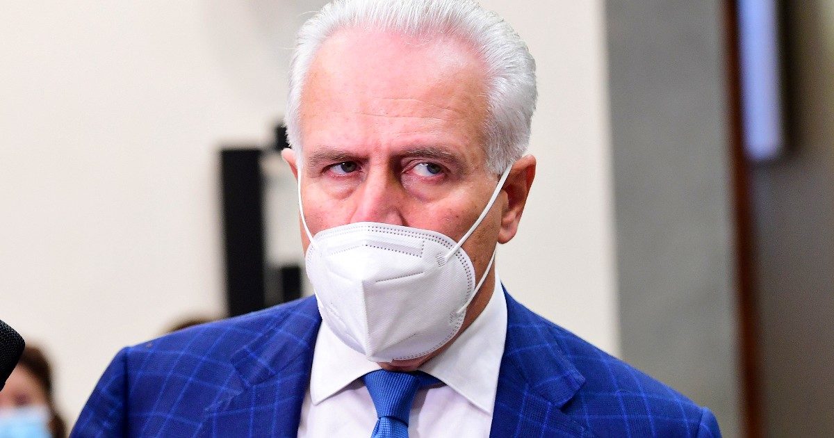 Toscana in coda nelle vaccinazioni over 80. A chi sono andate le dosi? “Pfizer anche a impiegati Asl e volontari non a contatto coi pazienti”