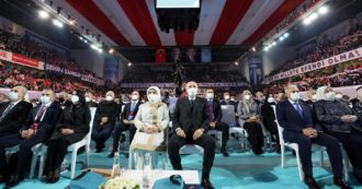 Copertina di Erdogan si veste da “illuminato”