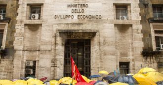 Copertina di Il Mise sponsorizza il business a Riyad