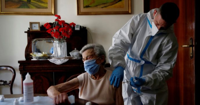 Vaccini e ingiustizie: denunciarle è il solo modo per chiedere aiuto