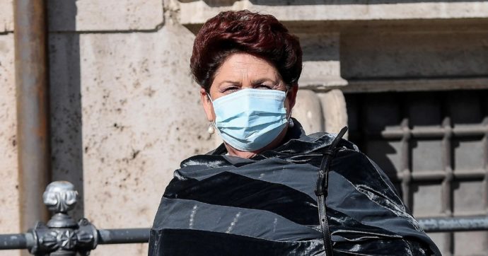 L’annuncio fake della Bellanova sulla strada fantasma in Puglia