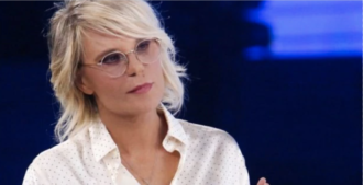 Copertina di Amici 20, Pio e Amedeo raccontano di un messaggio privato di Belen. Celentano durissima con Martina: “È negata, da oratorio”