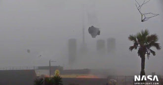 SpaceX, il boato e l’esplosione: il razzo di Elon Musk va in mille pezzi prima dell’atterraggio – Video