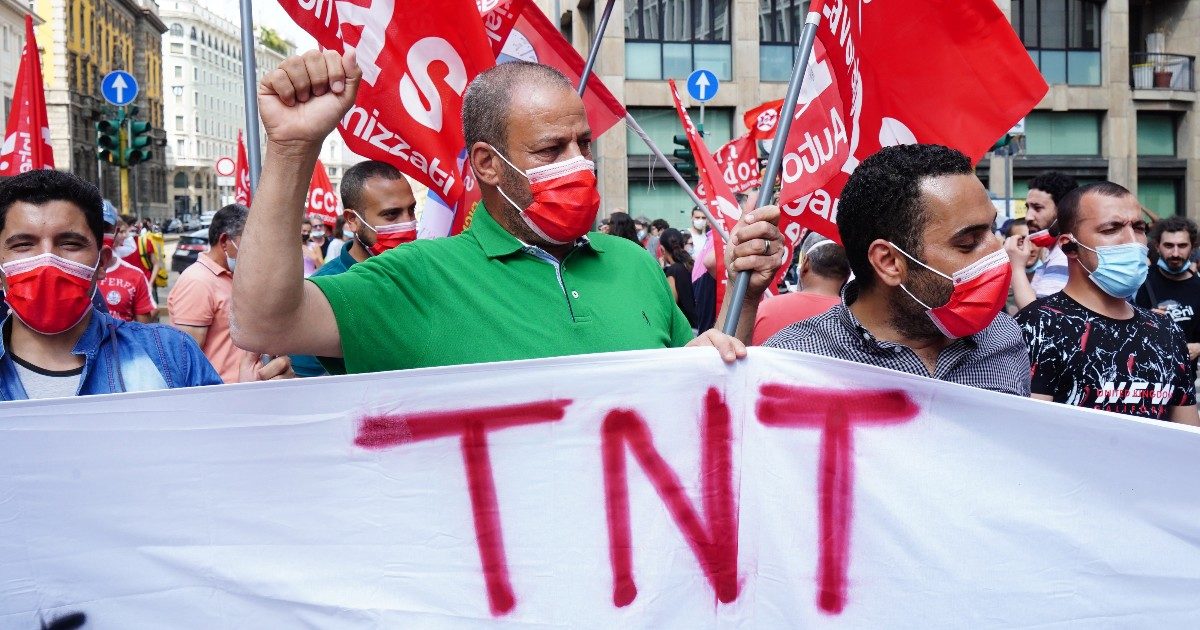 Tnt-FedEx lascia il distretto della logistica di Piacenza: a rischio 600 posti. Dopo sciopero di gennaio aveva escluso impatti sull’occupazione