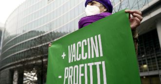 Copertina di Vaccini Lombardia, l’ultima promessa della Moratti: “Inviati sms agli over 80 in attesa”. Ma gli anziani raccontano: “Mai ricevuto nulla”