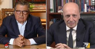 Copertina di De Benedetti e Sallusti concordi nel lodare Draghi e criticare Conte. Floris: “Fa colpo vedere che abbiate le stesse posizioni”