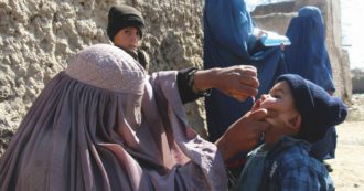 Copertina di Pallottole contro vaccini. No al farmaco occidentale