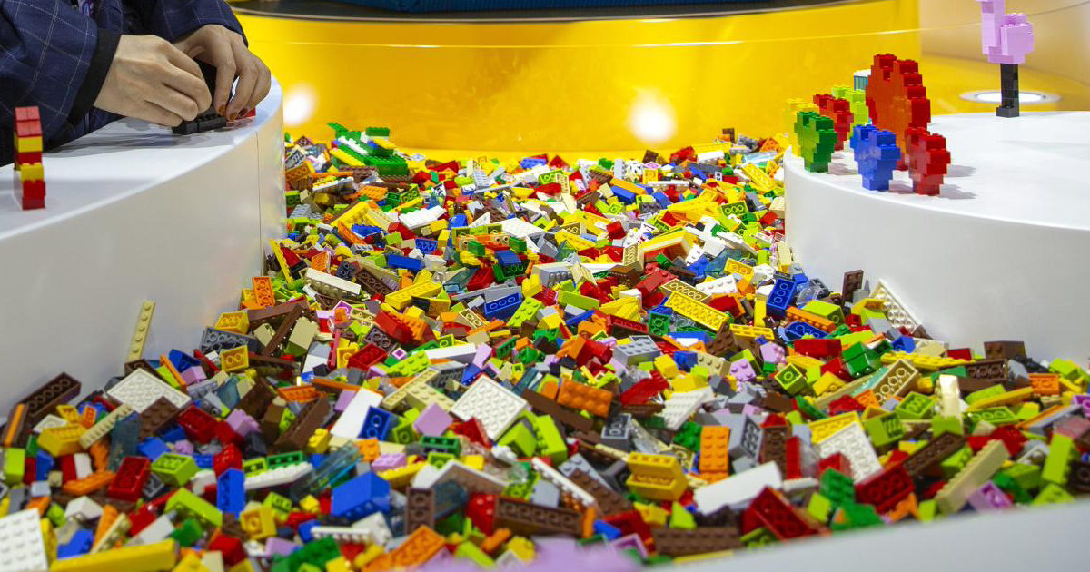 Lego, è caccia ai trafficanti di mattoncini: “Mercato più redditizio della droga, soprattutto i pezzi rari”