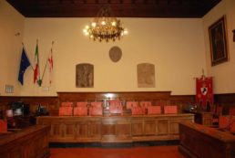 Copertina di Discriminò una cittadina del Bangladesh: condannato il Comune di Arezzo