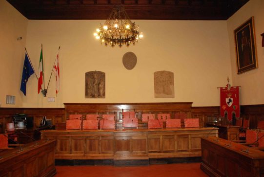 Discriminò una cittadina del Bangladesh: condannato il Comune di Arezzo