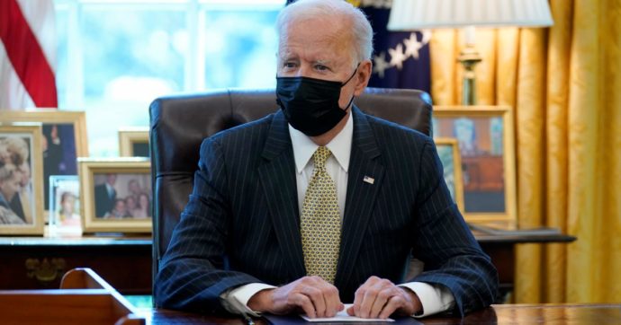 Copertina di Biden avvia il suo New Deal Ma al Congresso è battaglia