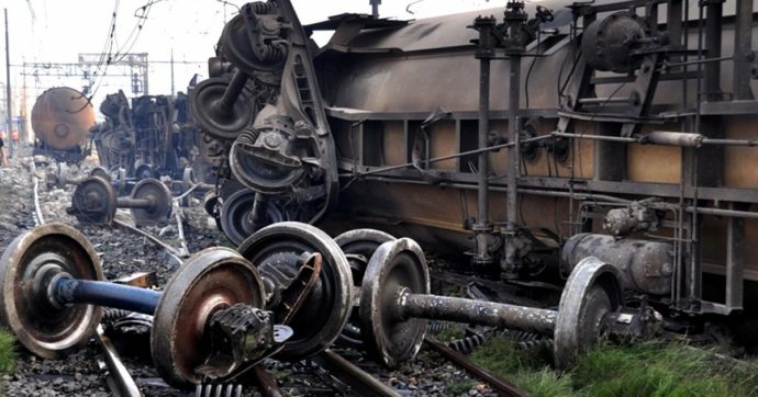 Copertina di Viareggio, colletta delle vittime per i ferrovieri ai quali Fs ha chiesto 80 mila euro di danni