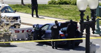 Copertina di Usa, auto contro un posto di blocco fuori da Capitol Hill: travolti due poliziotti. Morti un agente e il conducente colpito dagli spari