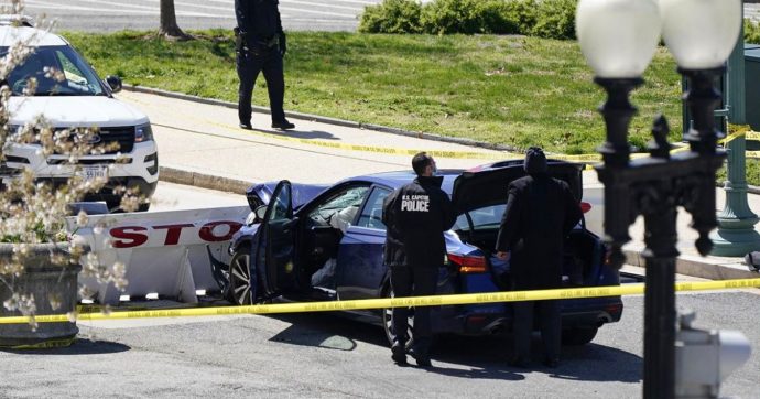Usa, auto contro un posto di blocco fuori da Capitol Hill: travolti due poliziotti. Morti un agente e il conducente colpito dagli spari