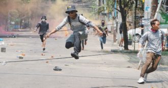 Copertina di Settore tessile paralizzato. Le sartine contro i generali